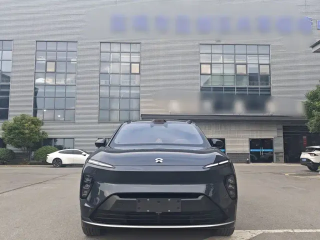 Nio ES8 — Фото автомобиля 22