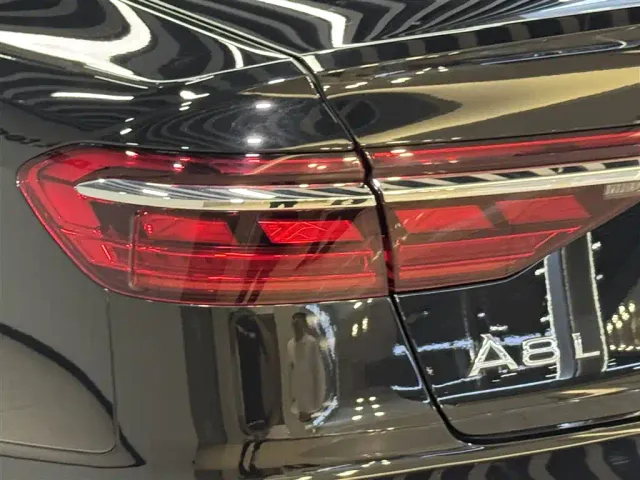 Audi A8 — Фото автомобиля 9