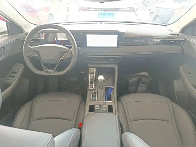 Roewe i5 — Фото автомобиля 9