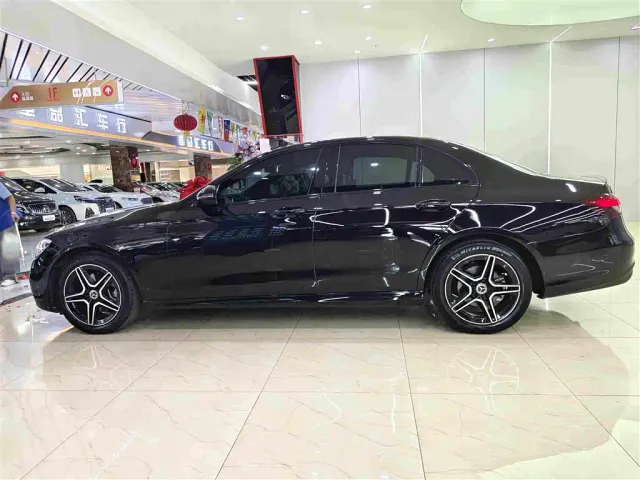 Mercedes-Benz E-Class — Фото автомобиля 19