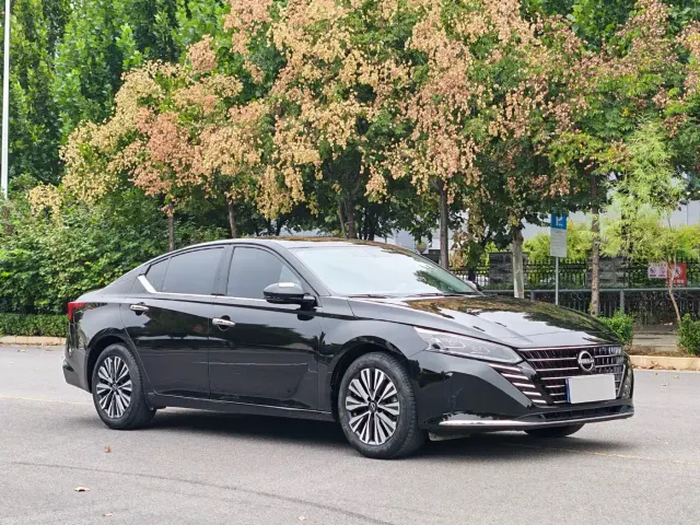 Nissan Teana — Фото автомобиля 3