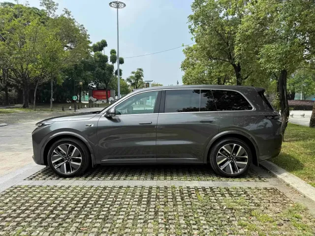 Li Auto L9 — Фото автомобиля 13