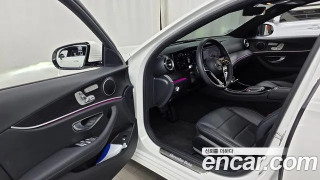 Mercedes-Benz E-Class — Фото автомобиля 6