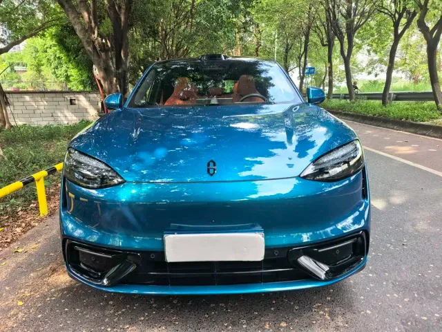 Aito M6 — Фото автомобиля 2