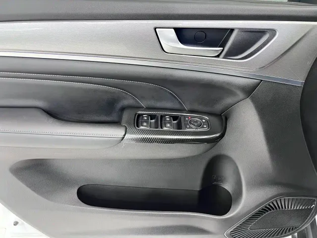 Haval M6 — Фото автомобиля 9