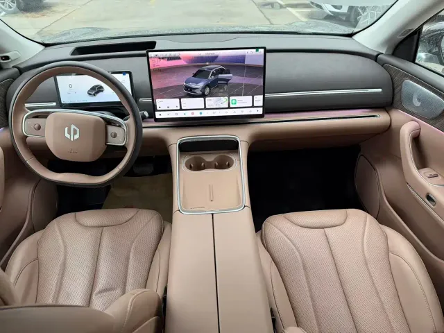 Leapmotor C11 — Фото автомобиля 6