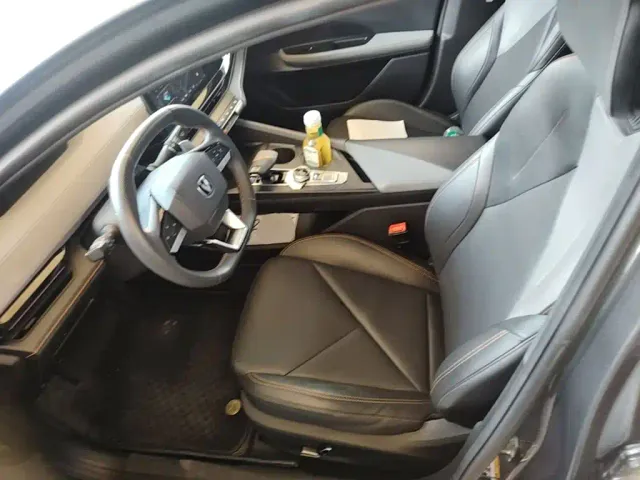 Changan Changan UNI-V 2022 1.5T Premium Model — Фото автомобиля 14