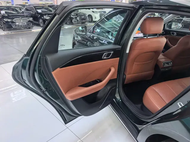 Geely Emgrand — Фото автомобиля 7