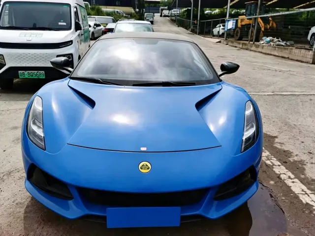 Lotus Emira — Фото автомобиля 2