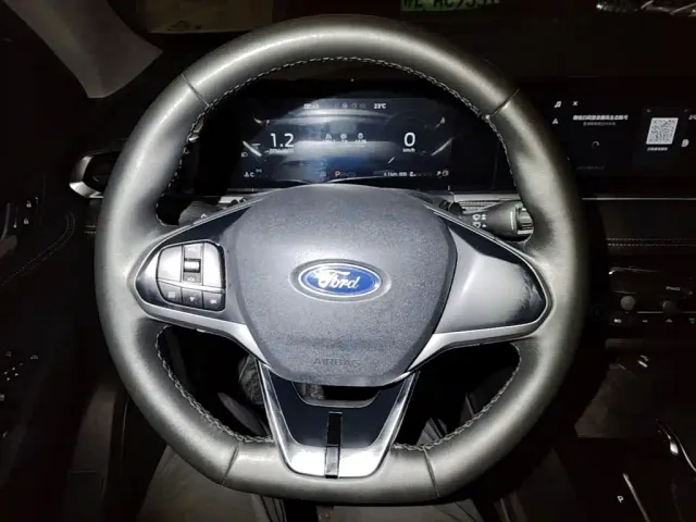 Ford Escort — Фото автомобиля 10