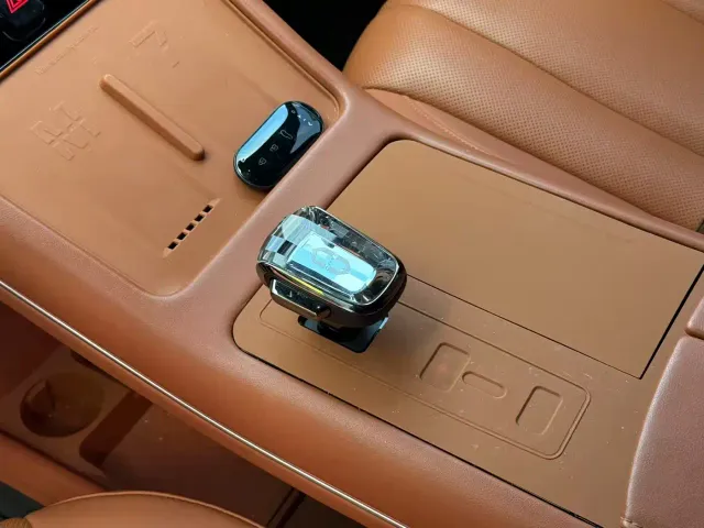 Aito M7 — Фото автомобиля 12