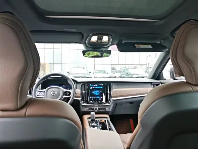 Volvo V90 — Фото автомобиля 22
