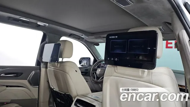 Cadillac Escalade Escalade 5 поколение — Фото автомобиля 15