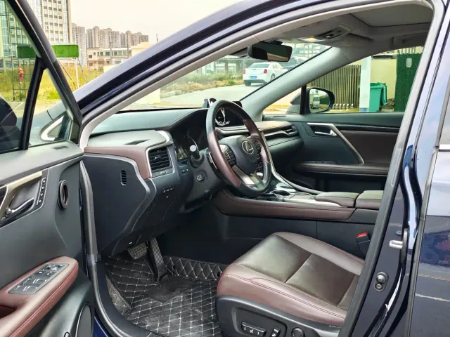 Lexus RX — Фото автомобиля 7