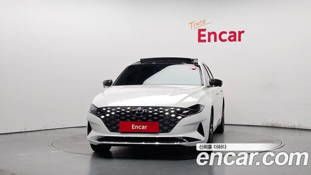 Hyundai Grandeur — Фото автомобиля 2