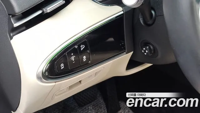 Genesis GV70 2.5T Бензин 2WD — Фото автомобиля 12