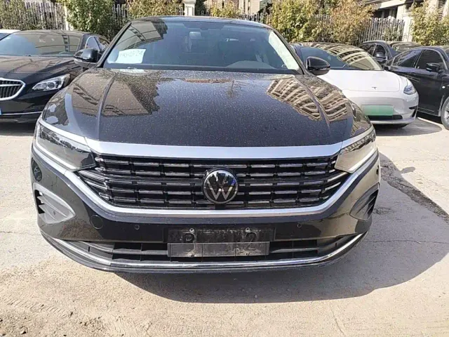 Volkswagen Passat — Фото автомобиля 2
