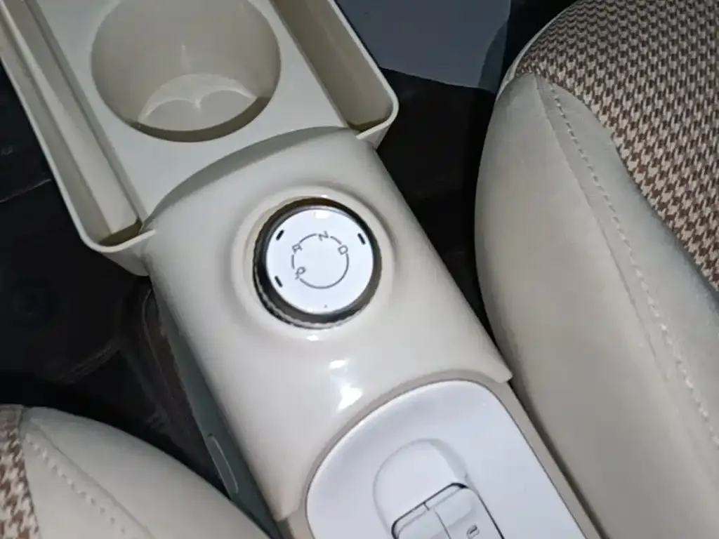 Wuling Motors Hongguang MINIEV 2024 3rd Gen 215km Advanced — Фото автомобиля 13