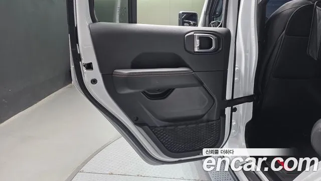 Jeep Wrangler JL — Фото автомобиля 14