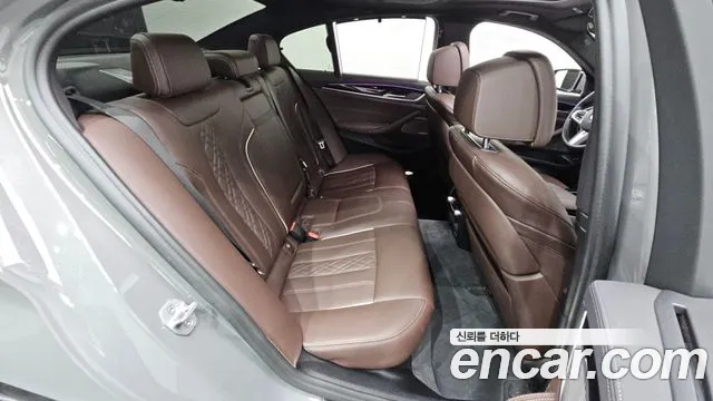BMW 5 Series G30 — Фото автомобиля 11