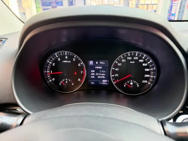 Kia KX1 — Фото автомобиля 12