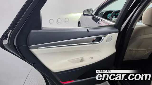 Hyundai Grandeur — Фото автомобиля 23