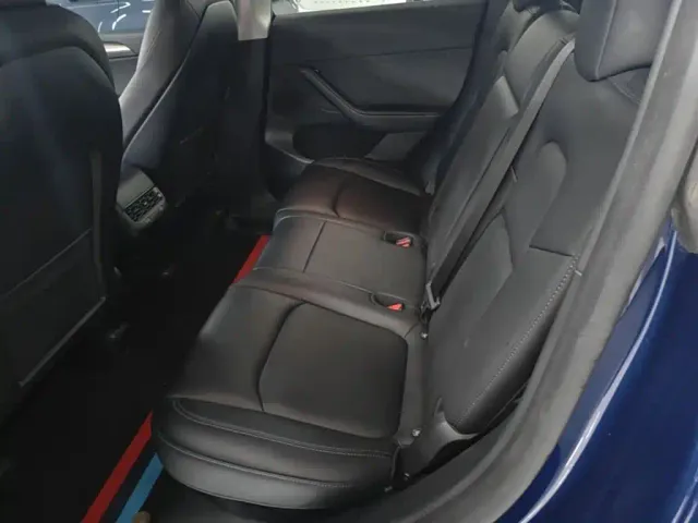 Tesla Model Y — Фото автомобиля 16