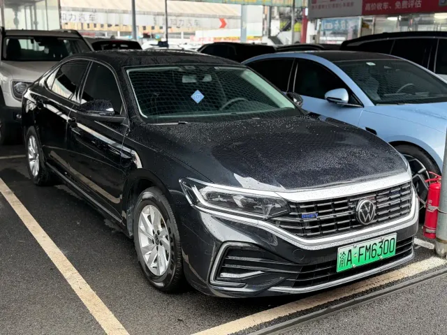 Volkswagen Passat — Фото автомобиля 4