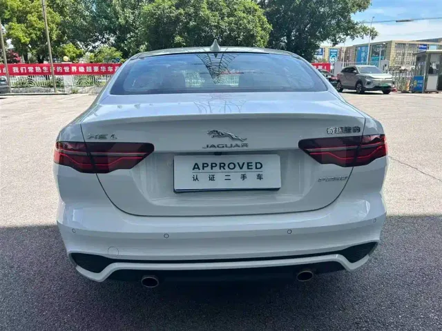 Jaguar XEL — Фото автомобиля 5