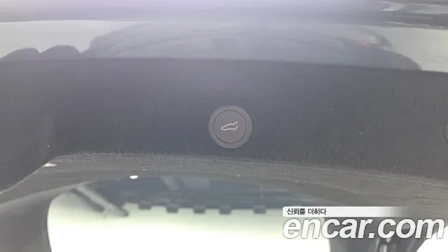 Tesla Model Y — Фото автомобиля 27