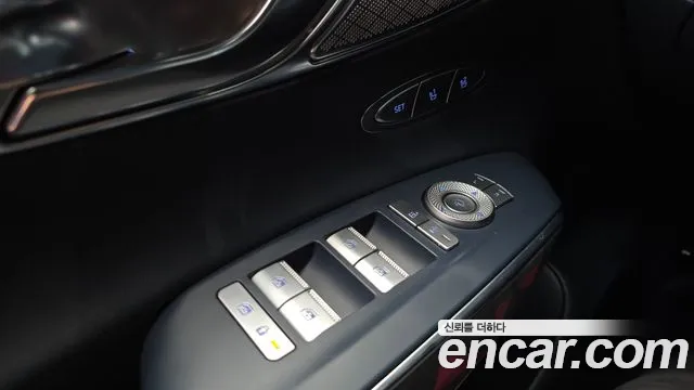 Genesis GV70 — Фото автомобиля 30