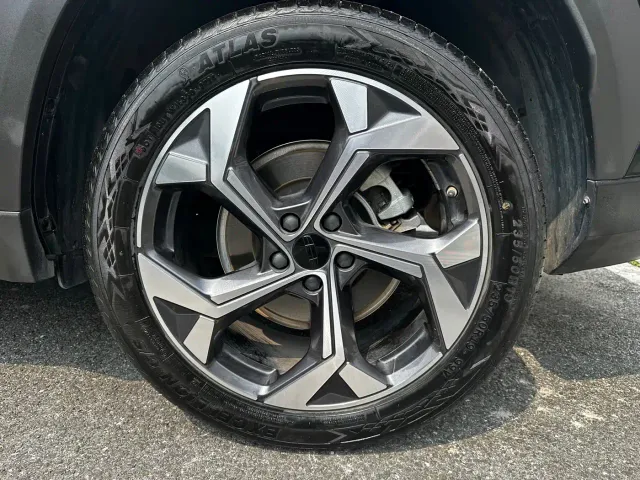 Geely Boyue L — Фото автомобиля 21