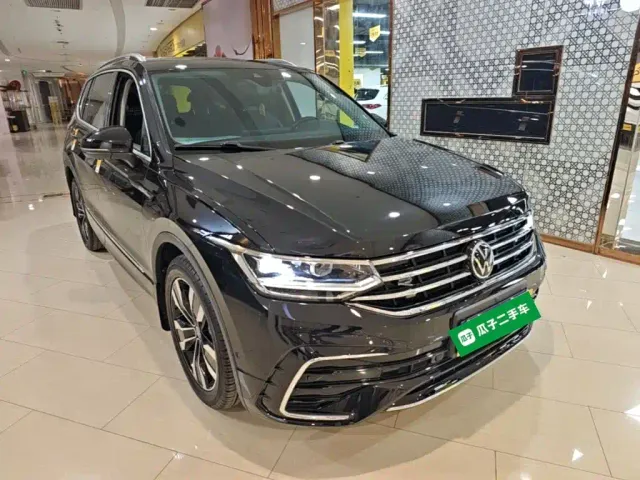 Volkswagen Tiguan L — Фото автомобиля 3