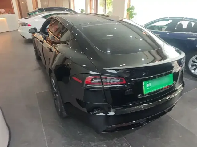 Tesla Model S 2023 Tri-motor AWD Plaid — Фото автомобиля 22