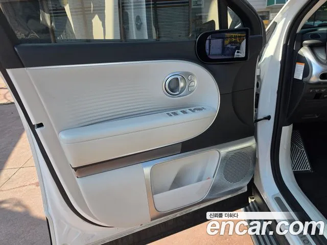 Hyundai Ioniq 9 — Фото автомобиля 11