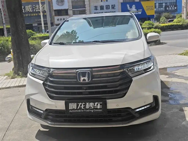 Honda Odyssey — Фото автомобиля 2
