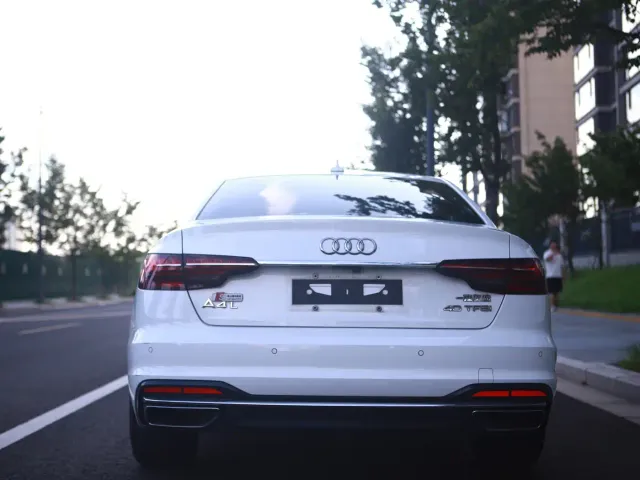 Audi A4L — Фото автомобиля 6