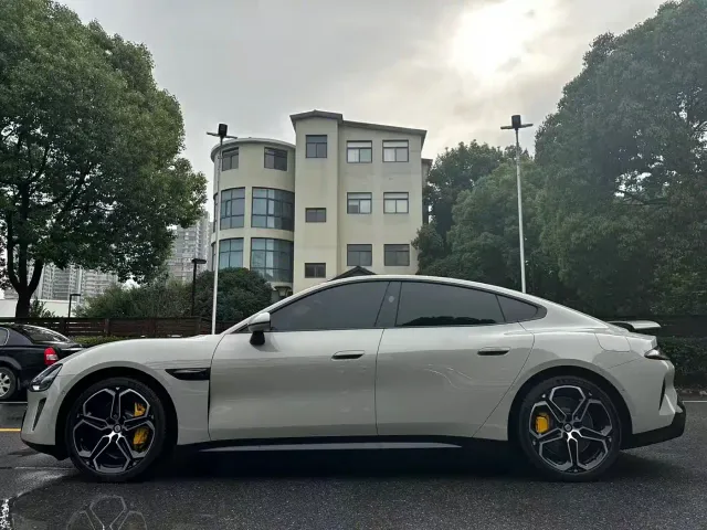 Xiaomi SU7 — Фото автомобиля 21