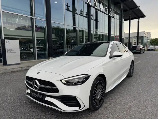 Фотография автомобиля — Mercedes-Benz C-Class