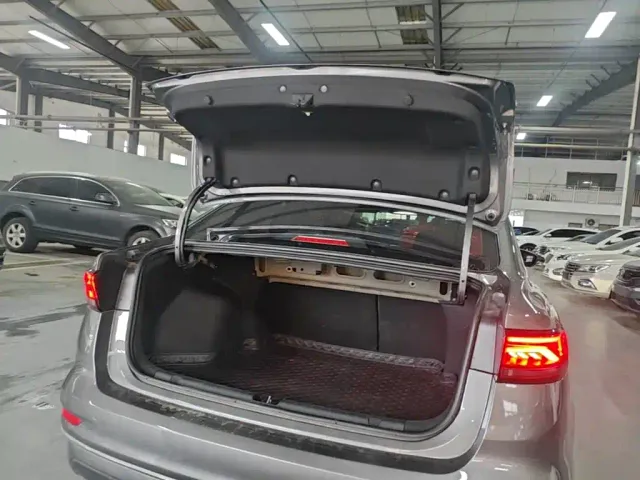 Geely Emgrand — Фото автомобиля 18