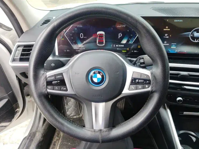 BMW i3 — Фото автомобиля 15
