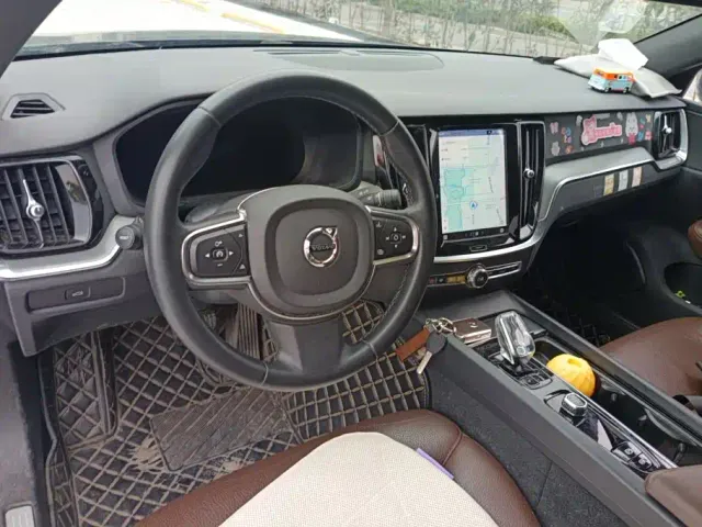 Volvo S60 — Фото автомобиля 12