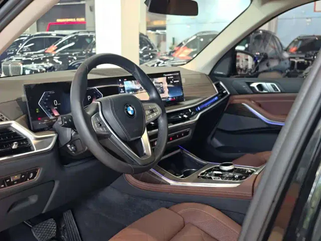 BMW X7 — Фото автомобиля 14