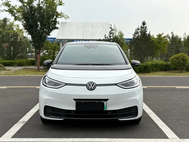 Volkswagen ID.3 — Фото автомобиля 2