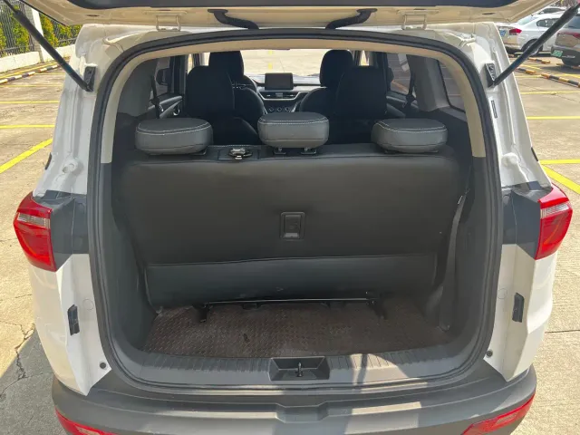 Wuling Hongguang S3 — Фото автомобиля 12