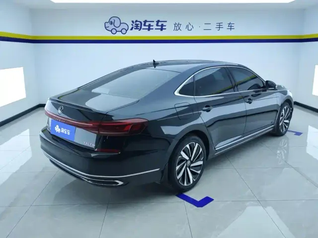 Volkswagen Passat — Фото автомобиля 3