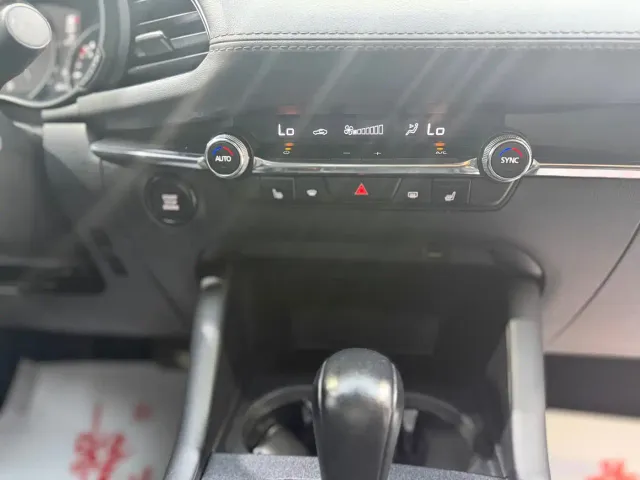 Mazda Axela — Фото автомобиля 8