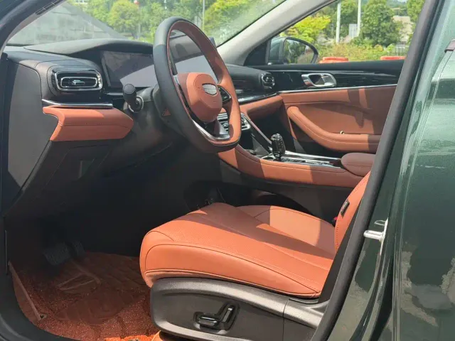 Geely Emgrand — Фото автомобиля 15