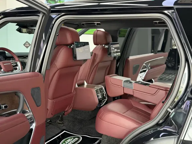 Land Rover Range Rover 2025 3.0 L6 400PS Genesis Extended Wheelbase — Фото автомобиля 23