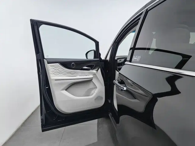 Forthing Xinghai V9 — Фото автомобиля 8